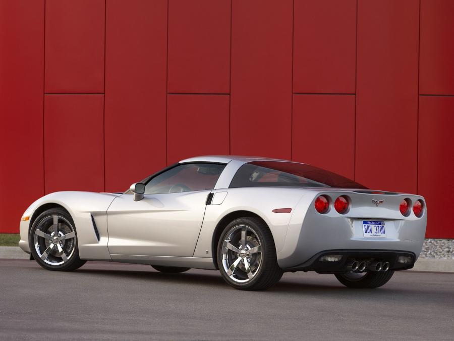  Chevrolet Corvette Coupe 2008 года  (фото 7 из 16)